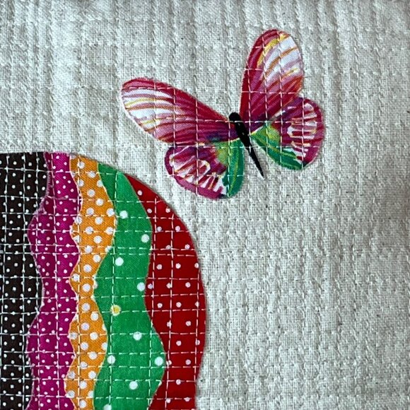 Quilted Wildlife Throw Pillow W/ Multicolored Bear Butterfly Bee Nature 15x11 - Picture 2 of 5